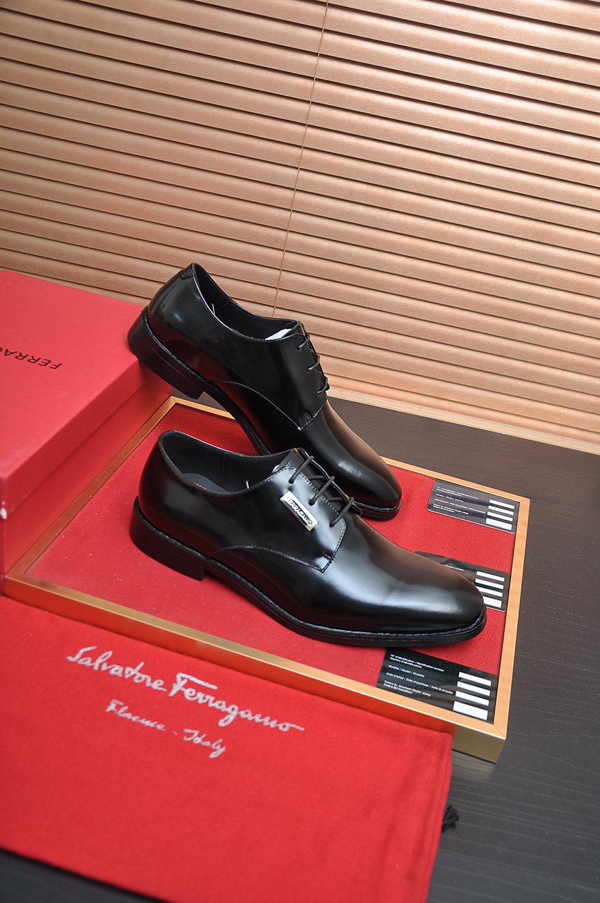 Salvatore Ferragamo Leather Lace-Up Dress Shoes